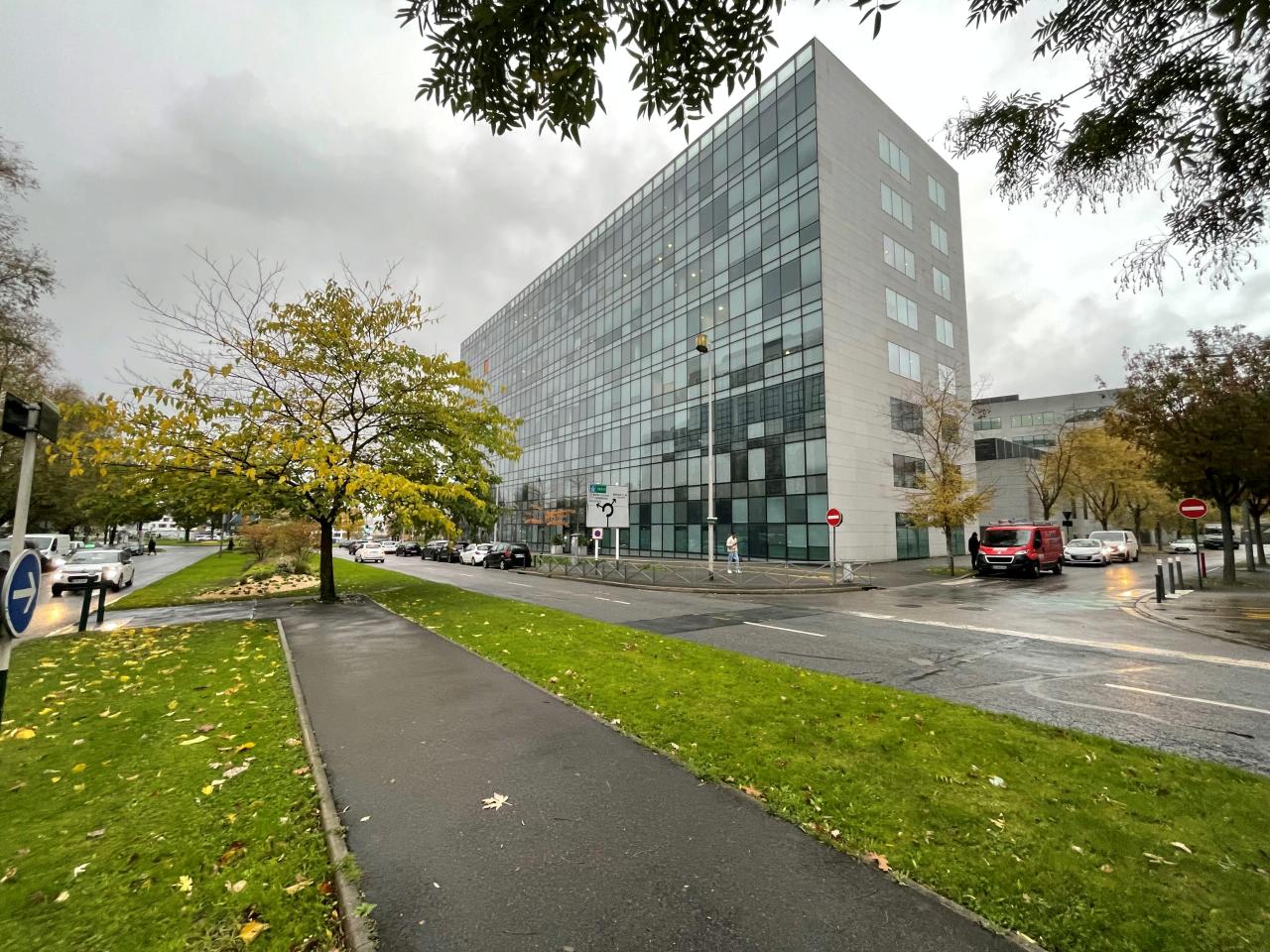 Bureau Noisy-le-Grand 1050m² Location bureau Noisy-le-Grand Seine-Saint-Denis OLBUR2106990 0